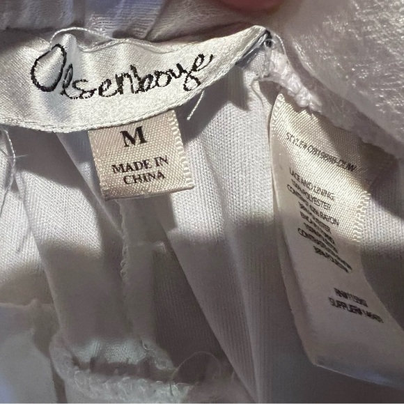 White Ruffle Lace shorts, women’s size Medium - Picture 6 of 6